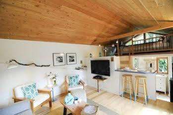 Nectar Yoga B&B On Bowen Island Horseshoe Bay Bagian luar foto